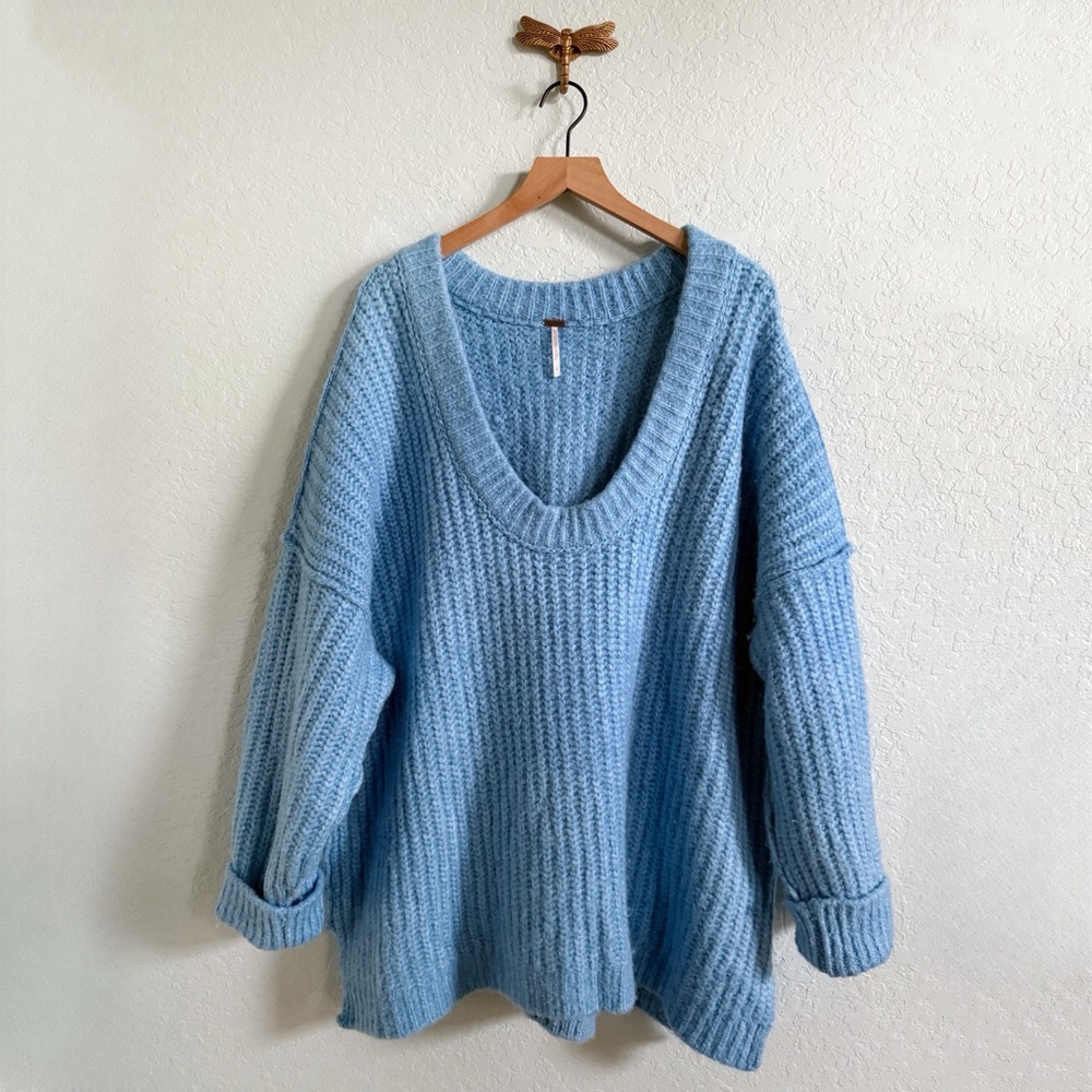 NWOT•Free People•Oversized Knit Sweater•Sky Blue•Size Large